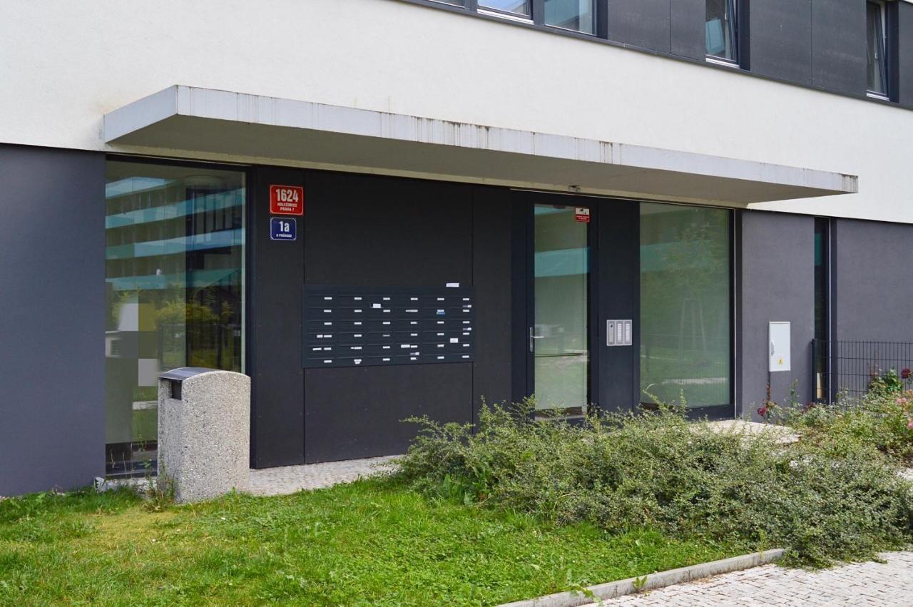 Apartment With Free Parking In プラハ エクステリア 写真